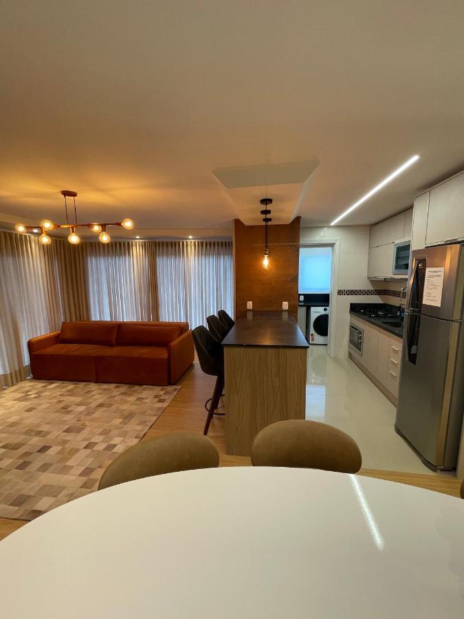 Espetacular, 2 Suites, A 30m Da Rua Coberta