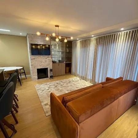 Apartamento Espetacular, 2 Suites, A 30M Da Rua Coberta Gramado Exterior foto