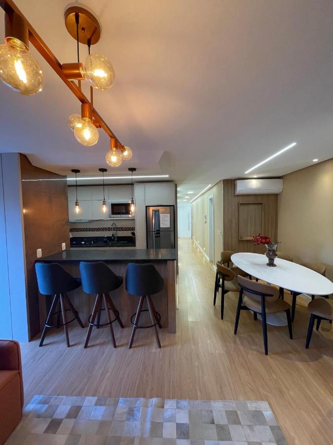 Espetacular, 2 Suites, A 30m Da Rua Coberta