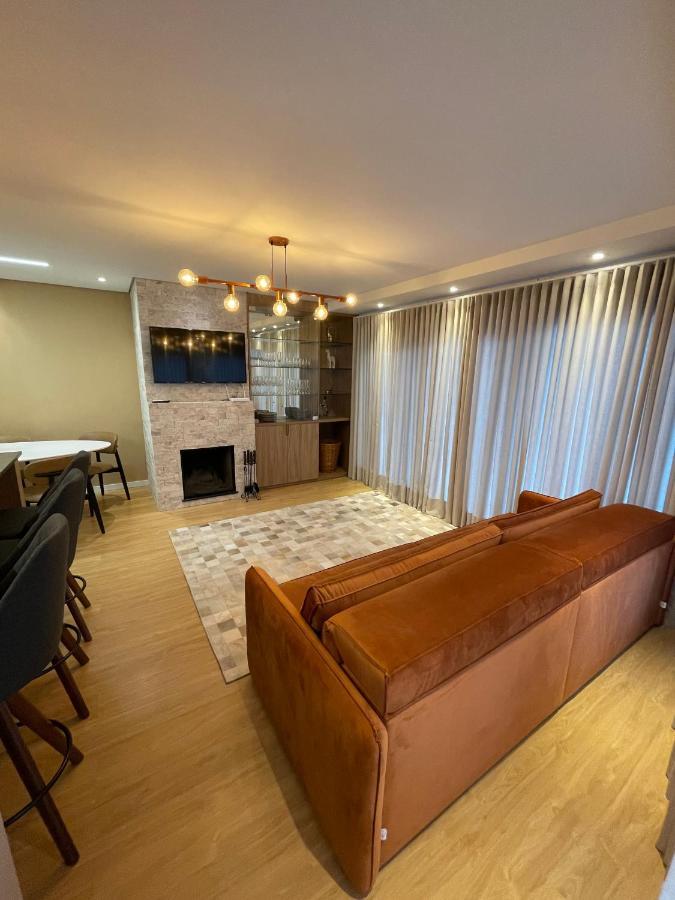 Apartamento Espetacular, 2 Suites, A 30m Da Rua Coberta *
