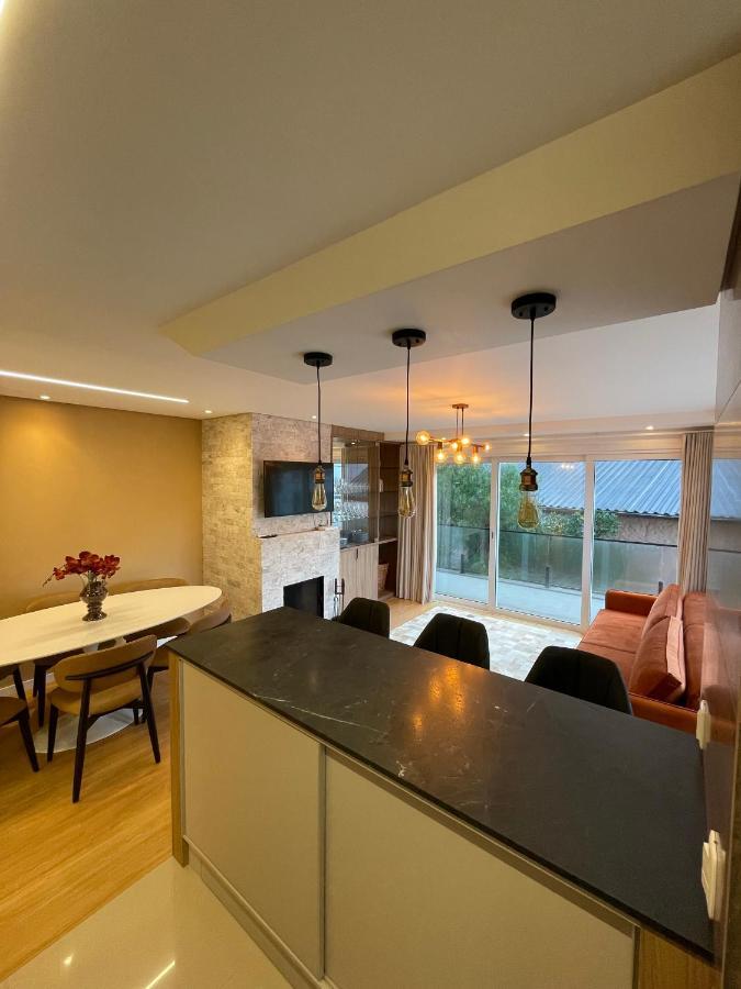 Apartamento Espetacular, 2 Suites, A 30m Da Rua Coberta *