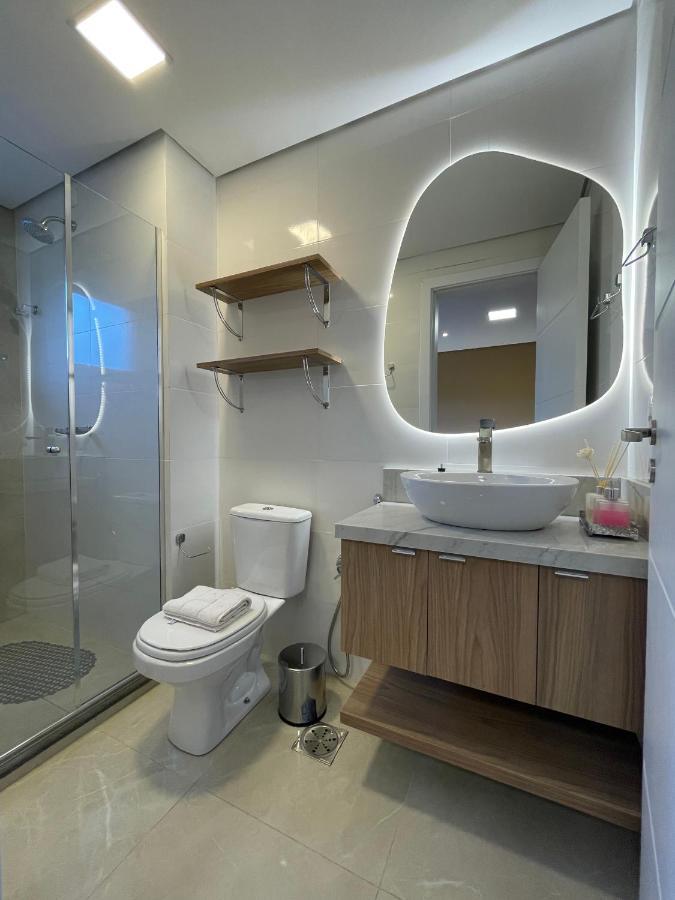 Espetacular, 2 Suites, A 30m Da Rua Coberta Apartamento *