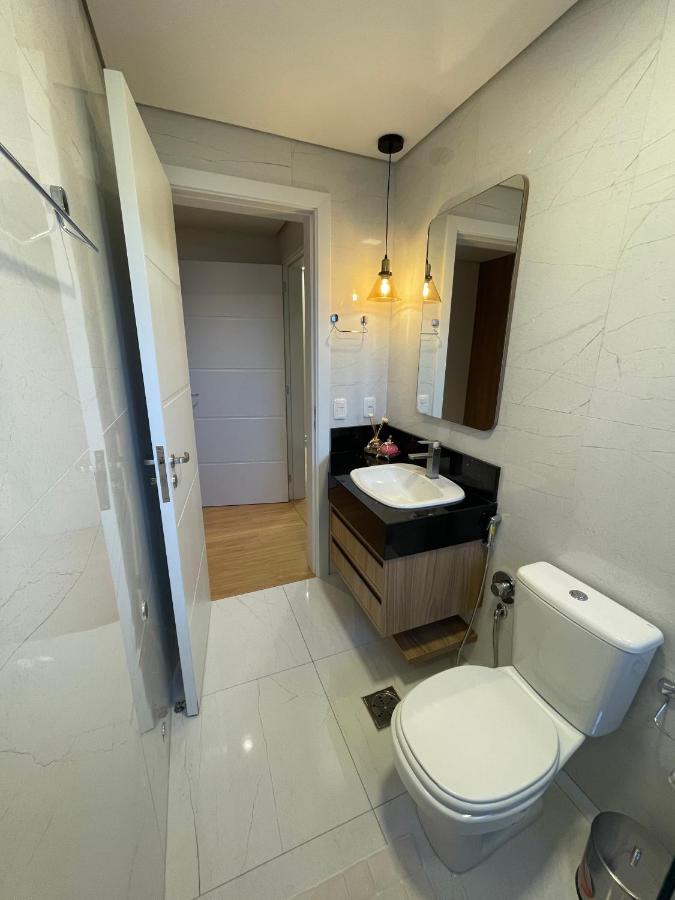 Espetacular, 2 Suites, A 30m Da Rua Coberta Gramado